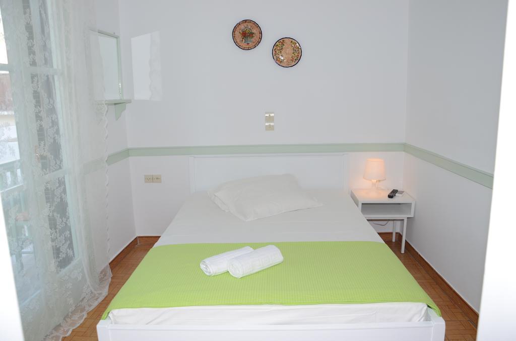 Aegli Rooms Tínos Habitación foto